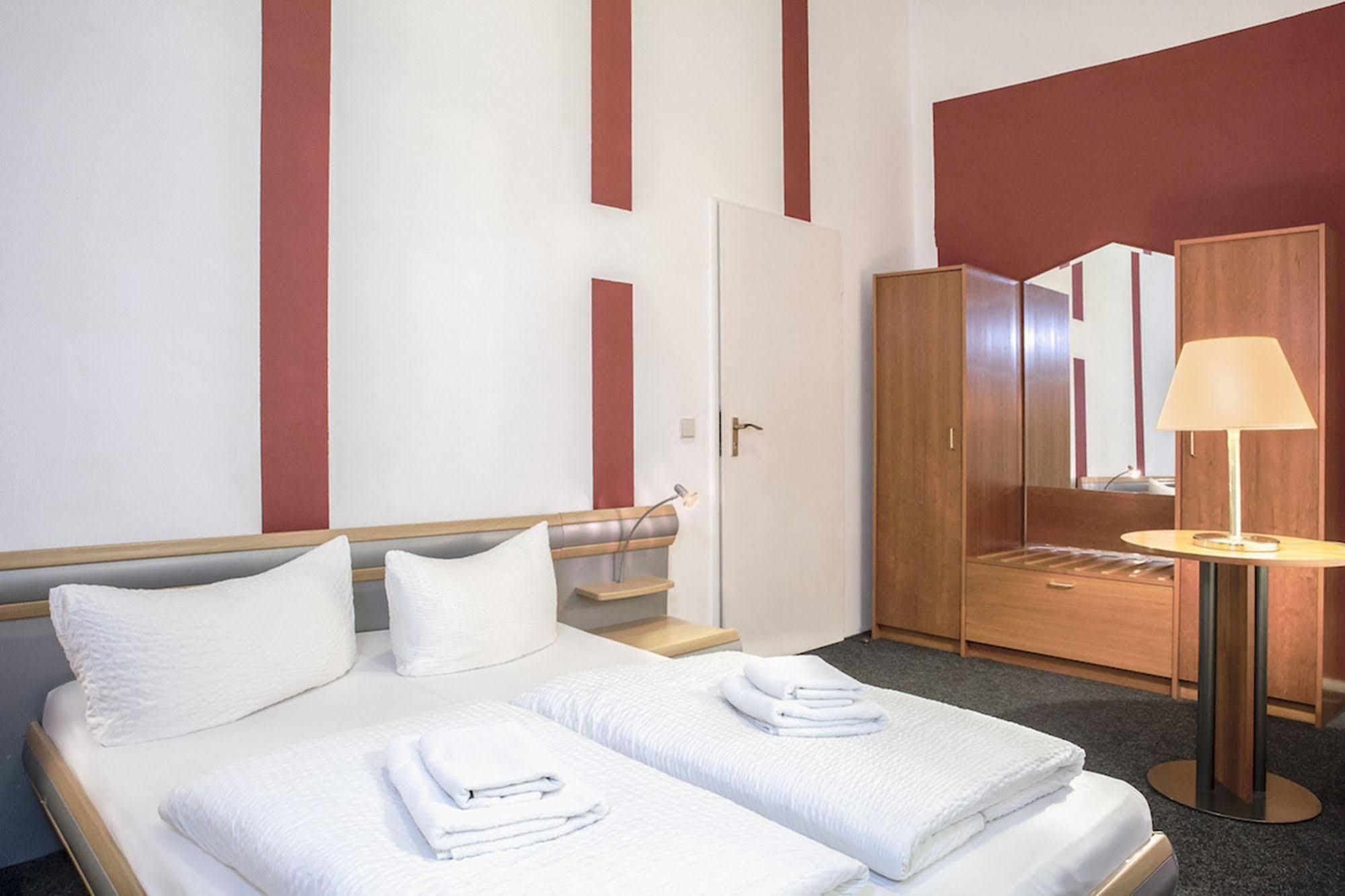 Hotel Pension Insor Berlin Dış mekan fotoğraf